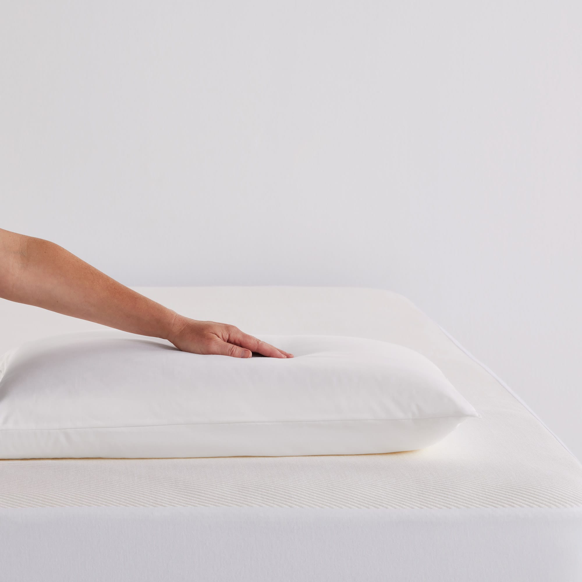 CalmComfort 2-6 pillow with hand - thumbnail #1