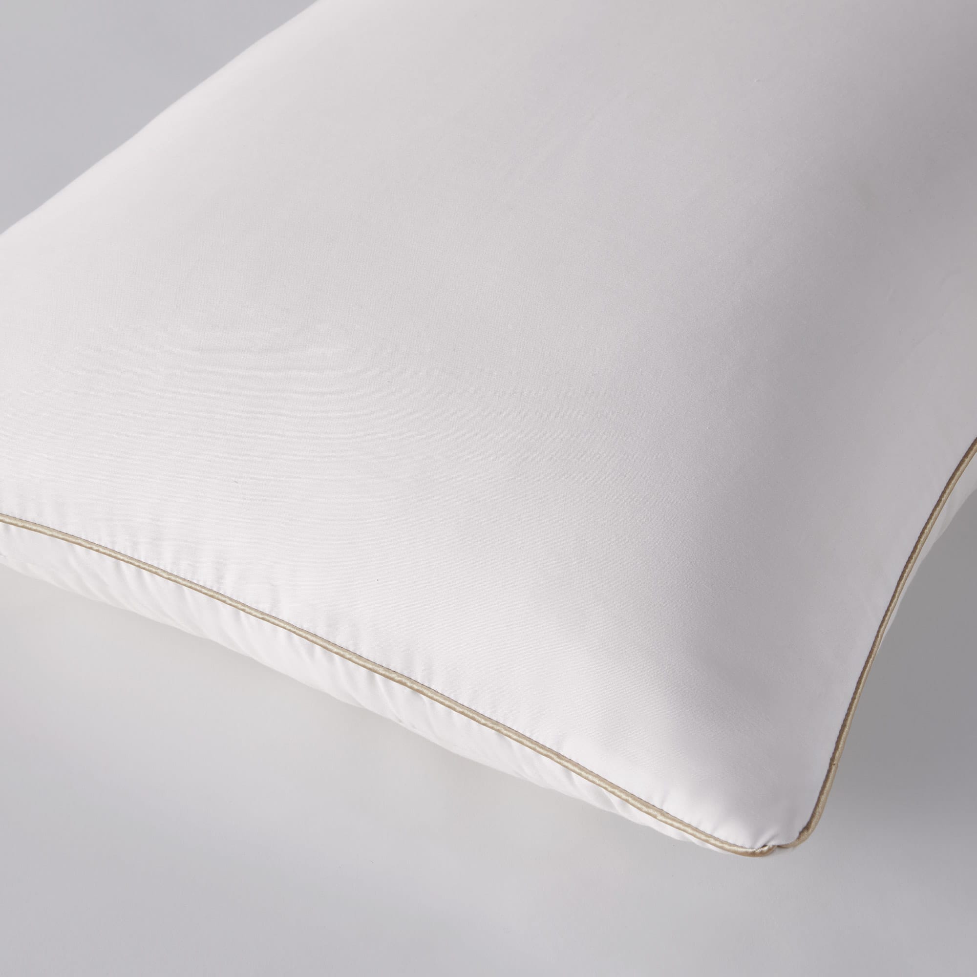 CalmComfort 7+ Pillow reverse detail - thumbnail #5