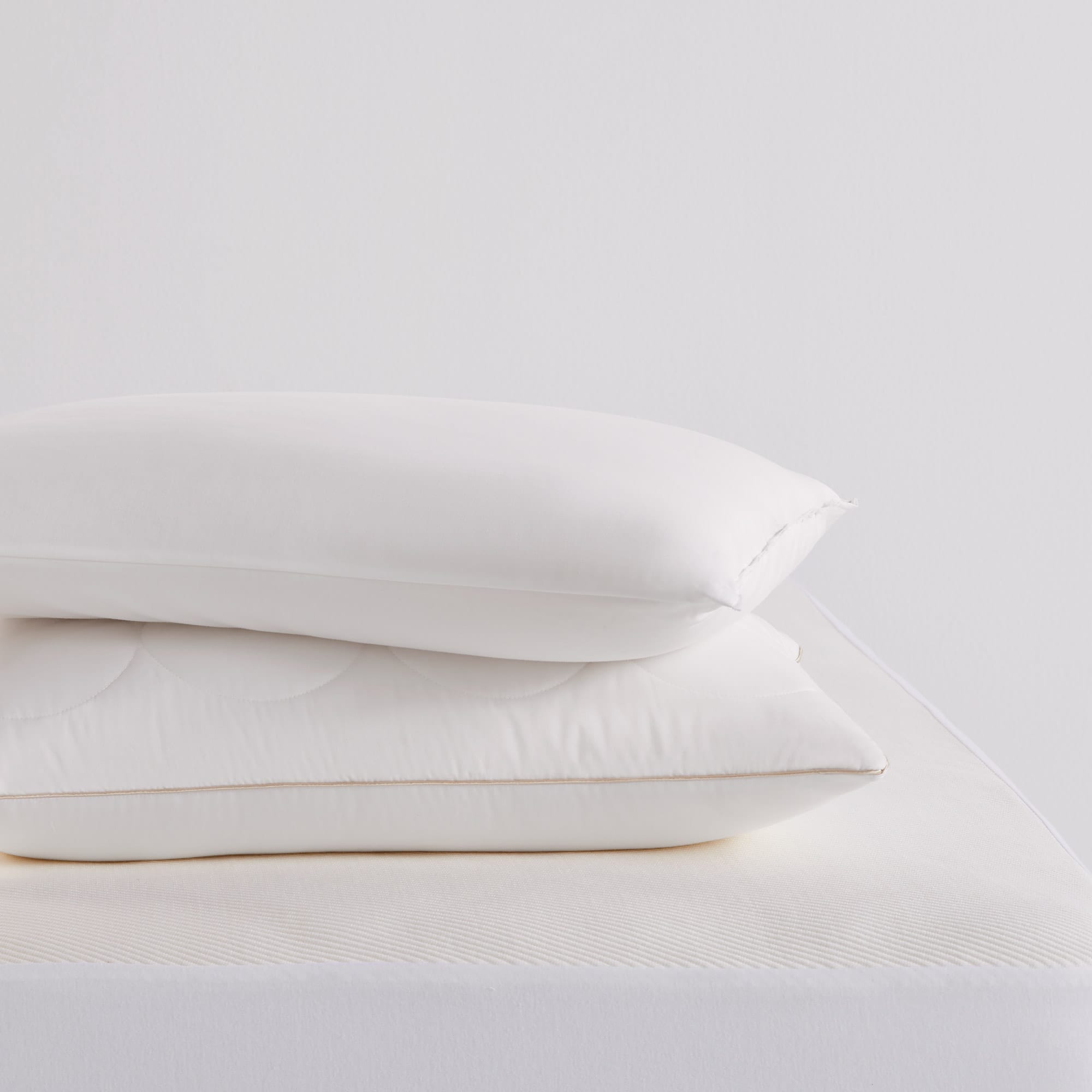 CalmComfort Pillow stack - thumbnail #2