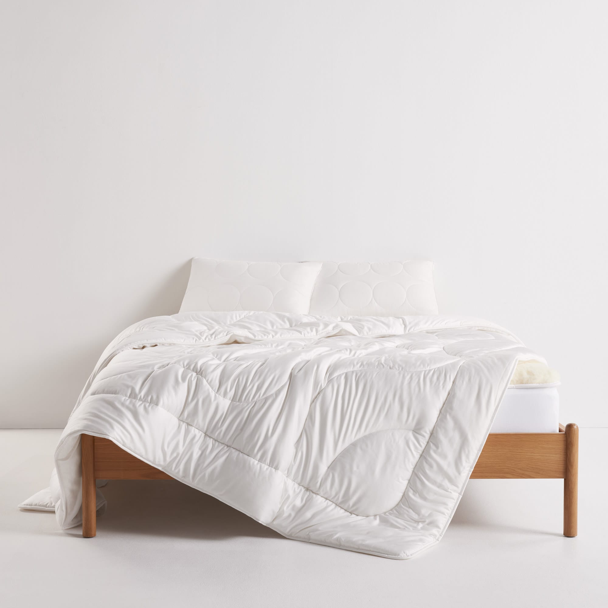 EverWarm Wool Quilt on bed - thumbnail #3