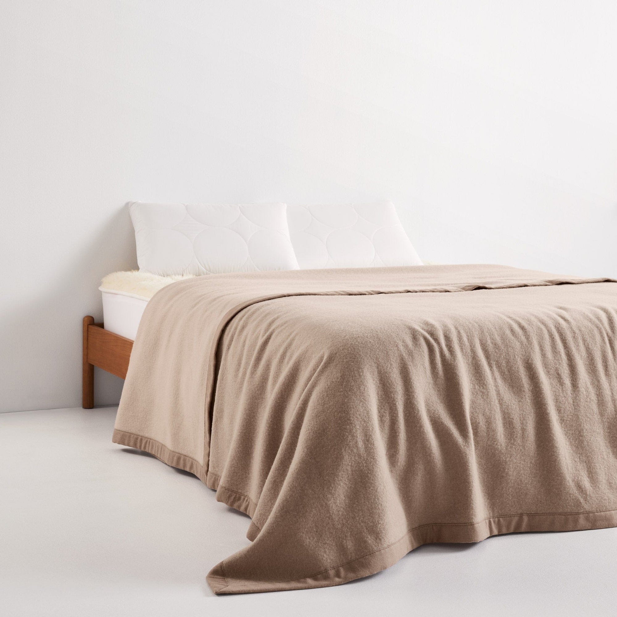 Henley Blanket fawn bed - thumbnail #3
